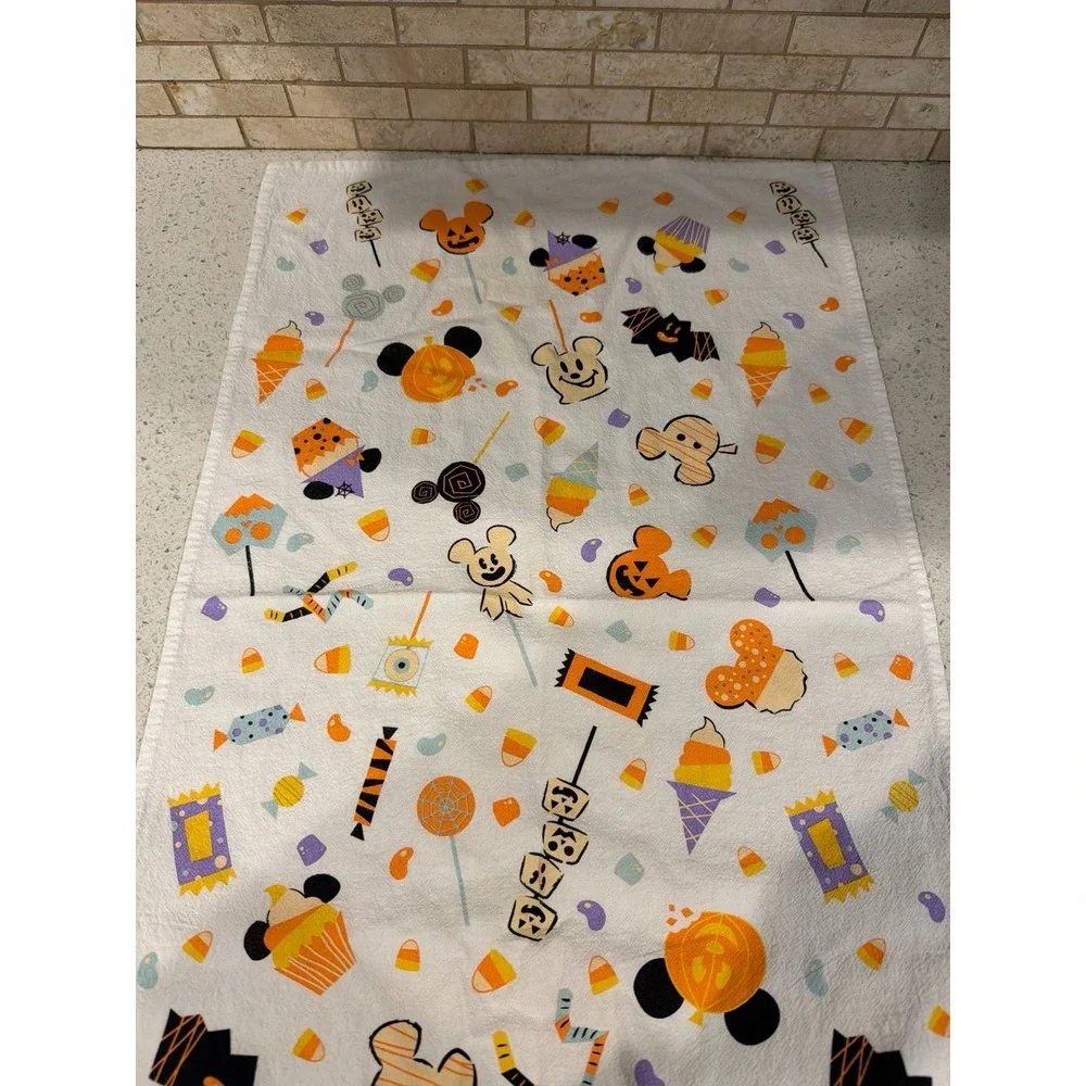 Disney Parks Halloween 2020 Minnie Be-Witching Bites Kitchen Towel‎